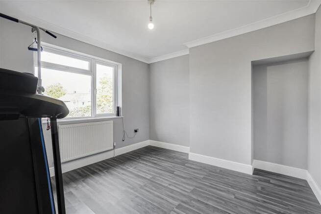 Bedroom 2a.jpg