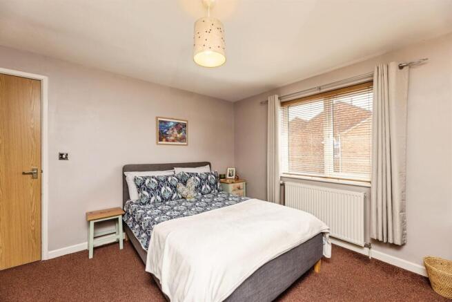 2 bed Flat for sale Image 7
