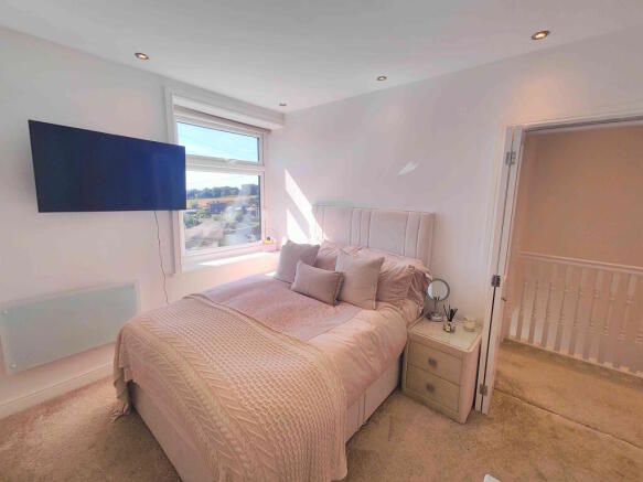 2 bed Terraced for sale Image 10