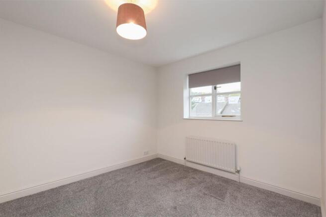 3 bed Terraced to rent Image 8