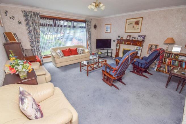 LOUNGE-DINING ROOM