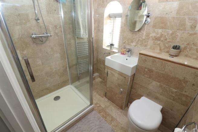 En-suite Shower Room/WC