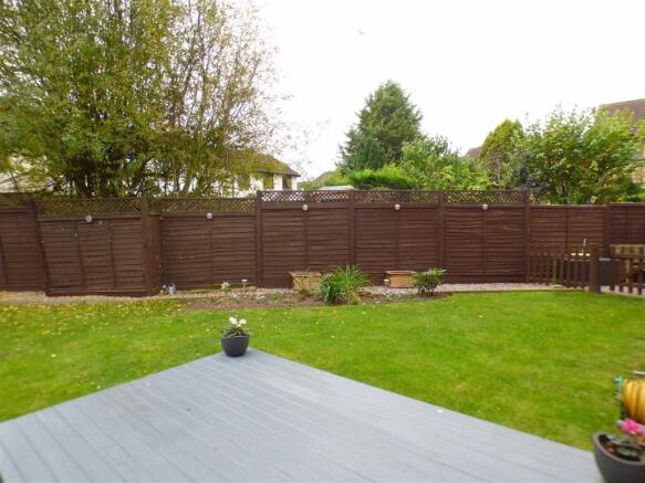 SIDE & REAR GARDENS