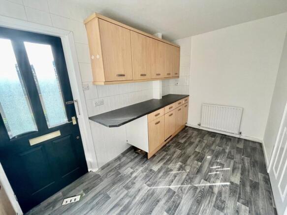 2 bed Flat to rent Image 11