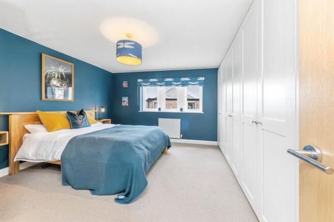 4 bed Detached for sale Image 11