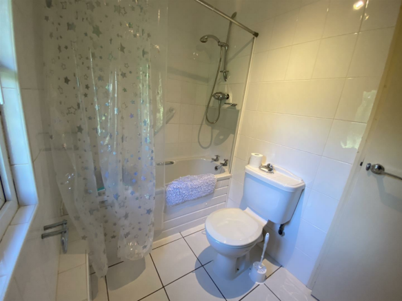 BATHROOM/W.C