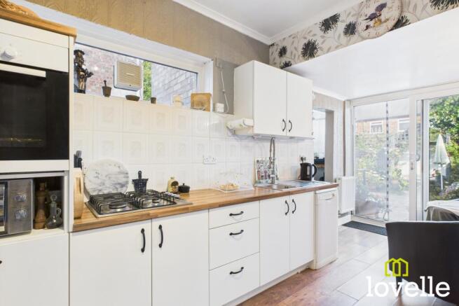 4 bed Semi-Detached for sale Image 5