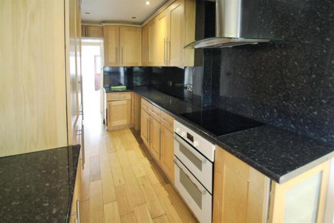4 bed Semi-Detached for sale Image 8