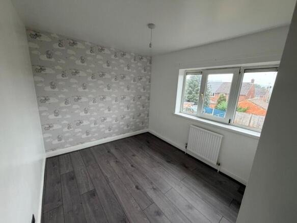 3 bed Semi-Detached to rent Image 8