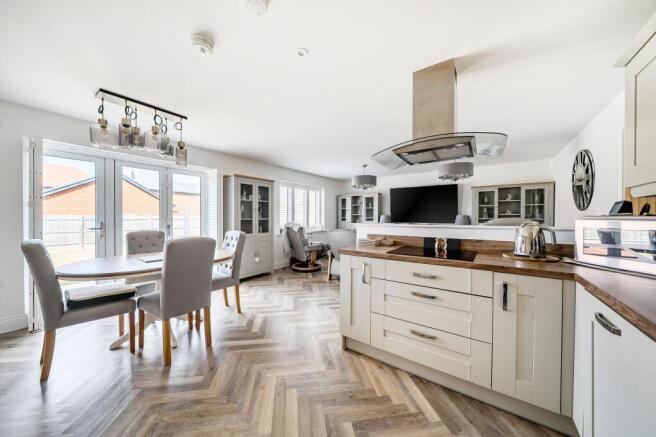 Kitchen / Dining Room