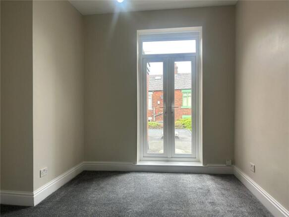 3 bed Apartment for sale Image 10
