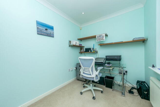 4 bed Detached for sale Image 12