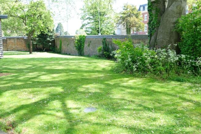 Communal gardens