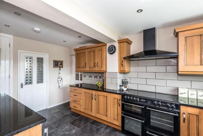 Kitchen:
