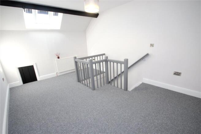 3 bed Terraced to rent Image 8