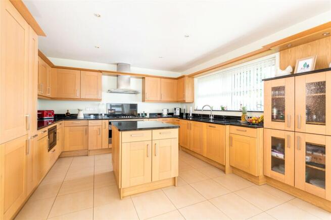 Kitchen/Breakfast Rm