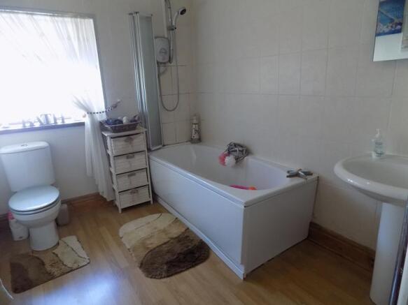 1st Floor Bathroom
