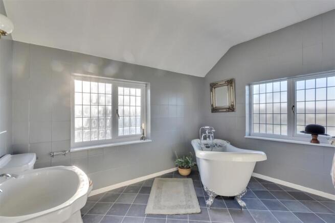 ensuite2.jpg
