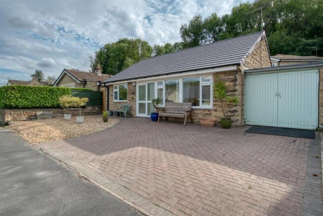 Kingfield - Driveway