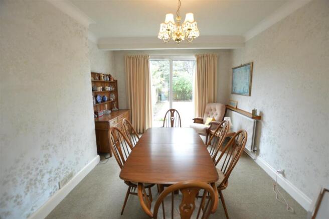 23 Bryanston Avenue dining room2.jpg