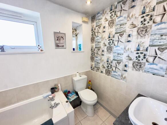 2 bed Terraced for sale Image 8