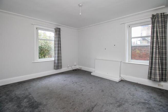 4 bed Detached for sale Image 5
