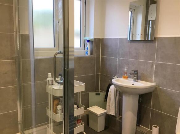 41 Broad St new shwer 1.JPG