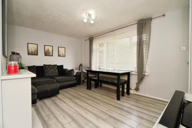 2 bed Terraced for sale Image 3