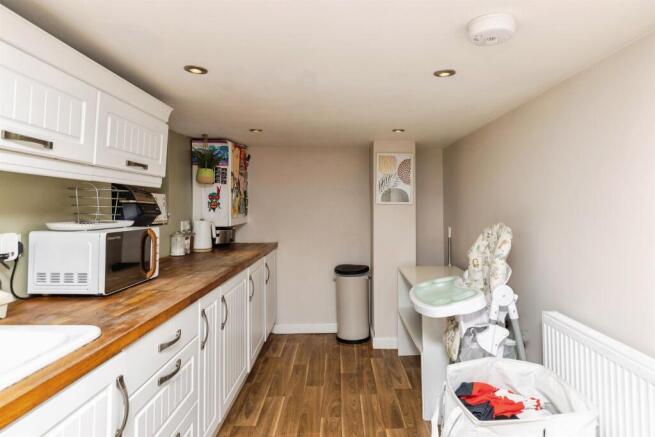 2 bed Terraced for sale Image 6