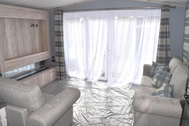 2 bed Park Home for sale Image 8