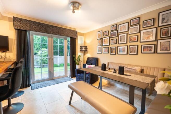 4 bed Detached for sale Image 7