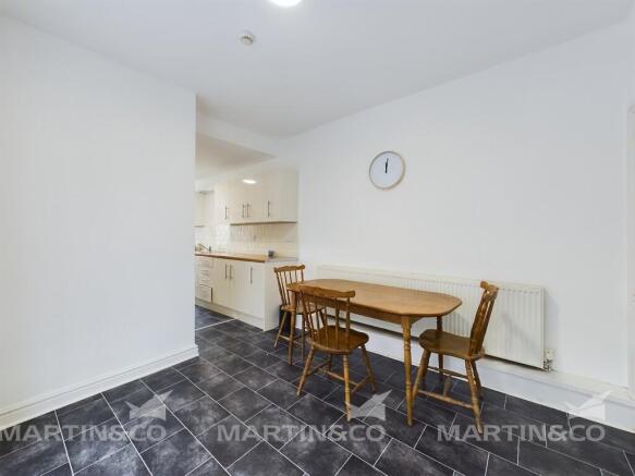 1 bed House Share to rent Image 4