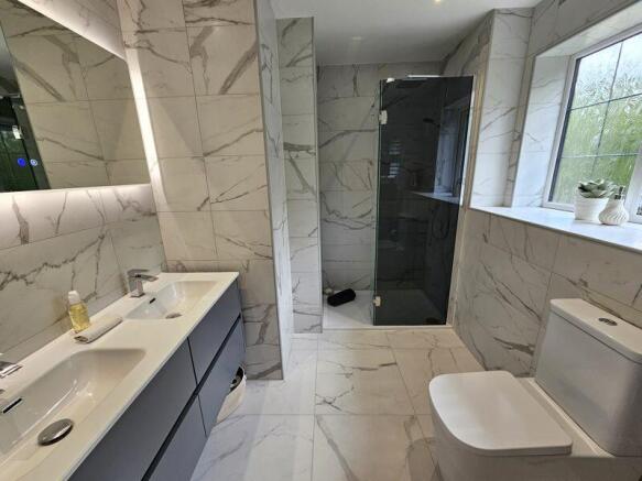 En Suite One