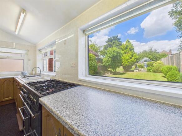 3 bed Semi-Detached for sale Image 10