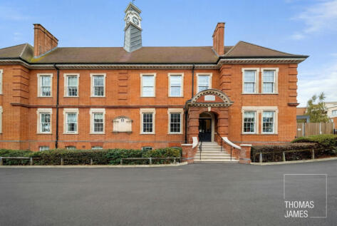 Prytaneum Court, Palmers Green, N13