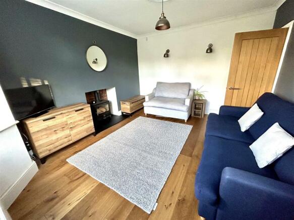 living room pic 2.JPG