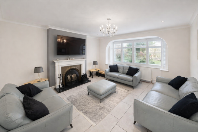 LOUNGE AREA