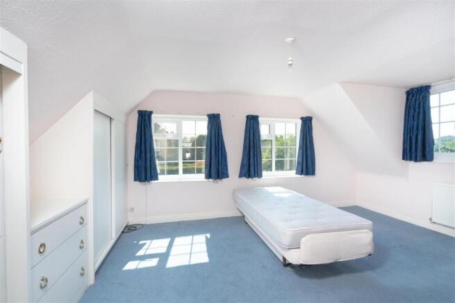 3 bed Detached for sale Image 12