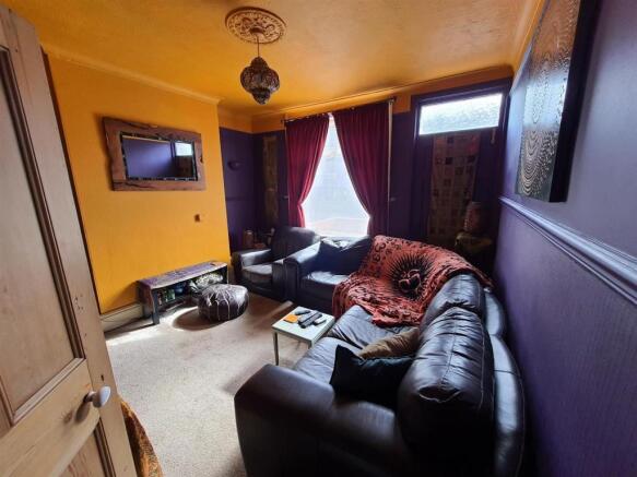Living Room 2.jpg