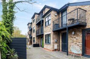 Flat 3, 1, Gordon Close, London N19 5NG