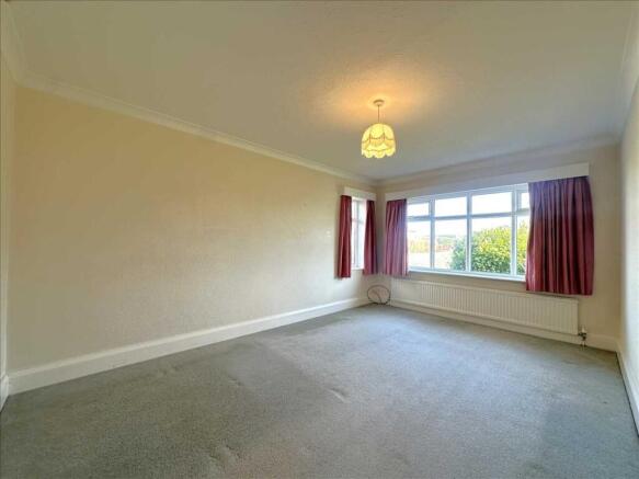 3 bed Bungalow for sale Image 12