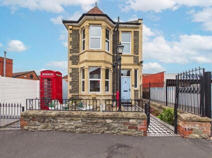 Woodland Way, Kingswood, Bristol, BS15