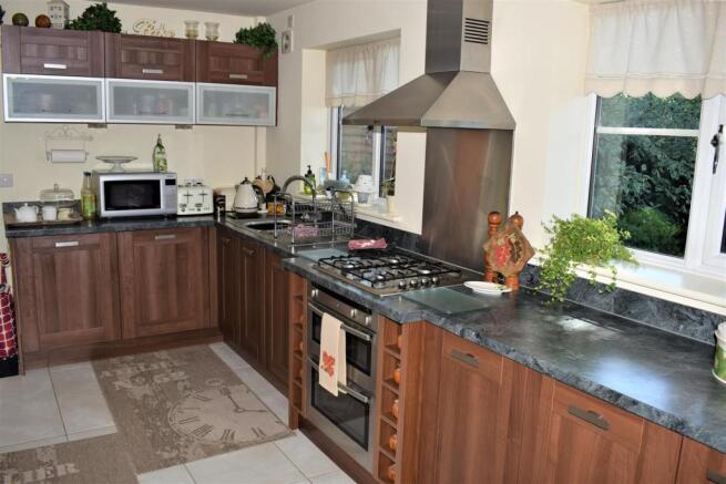 DAY KITCHEN