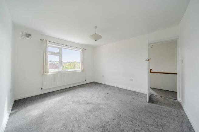 3 bed Semi-Detached for sale Image 9
