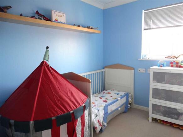 BEDROOM 2
