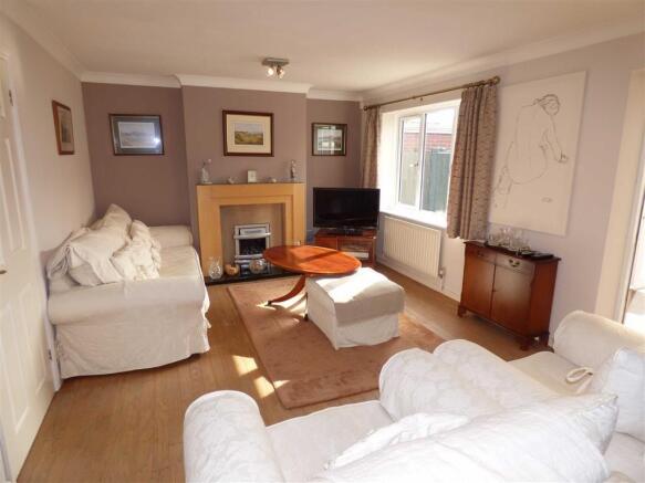 Lounge/dining room