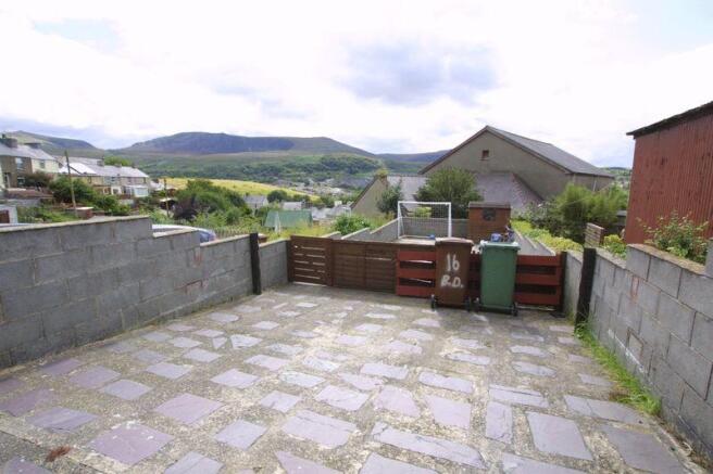 Lower patio ar...