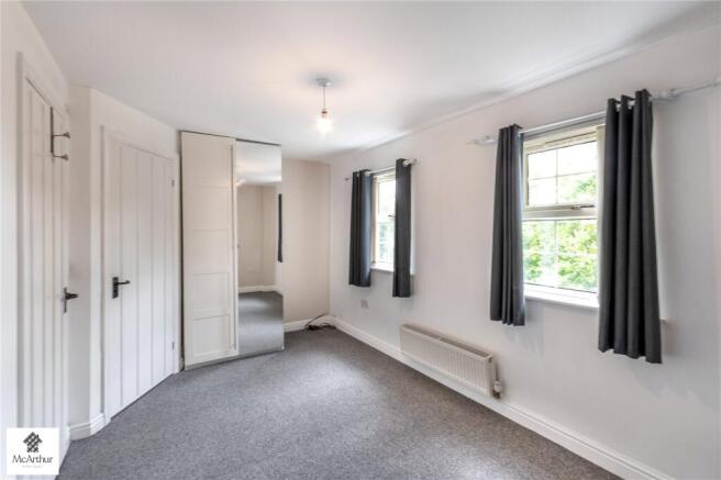 4 bed House for sale Image 7