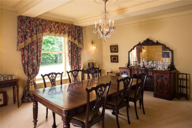 6 bed Detached for sale Image 4
