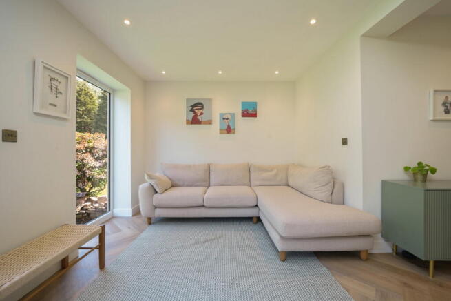4 bed Semi-Detached for sale Image 10